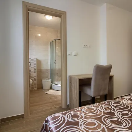Charming Aurora With Private Pool 200m From The For Up To 10 Persons - Wiibuk Villa