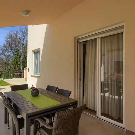 Villa Charming Aurora With Private Pool 200m From The For Up To 10 Persons - Wiibuk