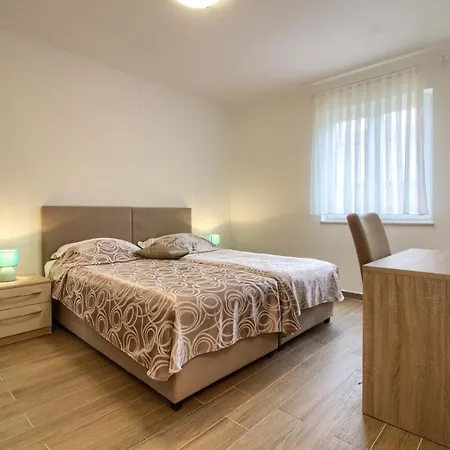 Charming Aurora With Private Pool 200m From The For Up To 10 Persons - Wiibuk Villa