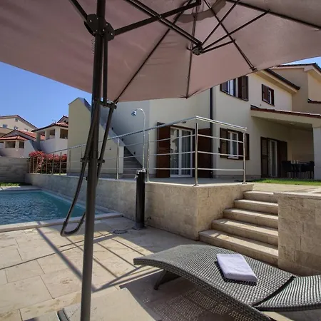 Charming Aurora With Private Pool 200m From The For Up To 10 Persons - Wiibuk * Banjole