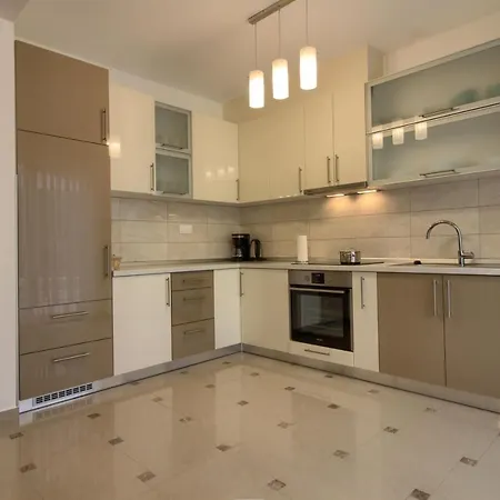 Charming Aurora With Private Pool 200m From The For Up To 10 Persons - Wiibuk Villa