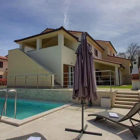 Charming Aurora With Private Pool 200m From The For Up To 10 Persons - Wiibuk * Banjole