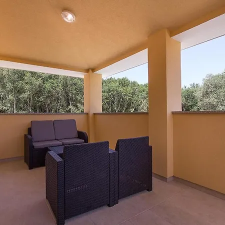 Vila Charming Aurora With Private Pool 200m From The For Up To 10 Persons - Wiibuk