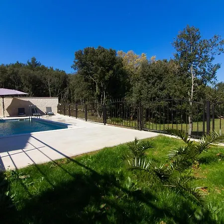 Charming Aurora With Private Pool 200m From The For Up To 10 Persons - Wiibuk *