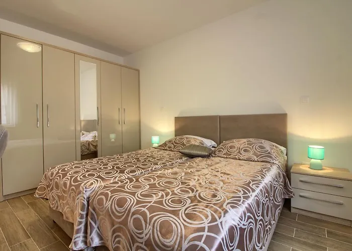 Villa Charming Aurora With Private Pool 200m From The For Up To 10 Persons - Wiibuk Banjole