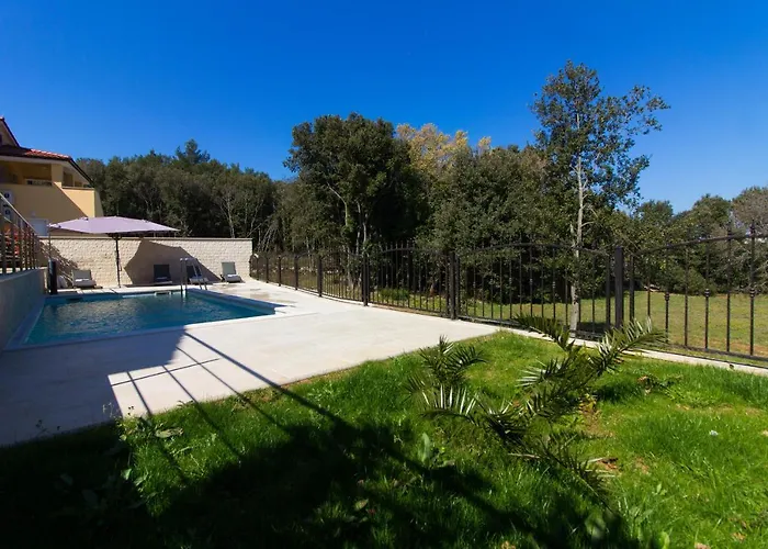 Charming Aurora With Private Pool 200m From The For Up To 10 Persons - Wiibuk *